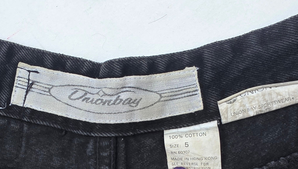 Vintage Union Bay Black Denim Shorts with Polka Dot Pockets – Size 5 Y2K