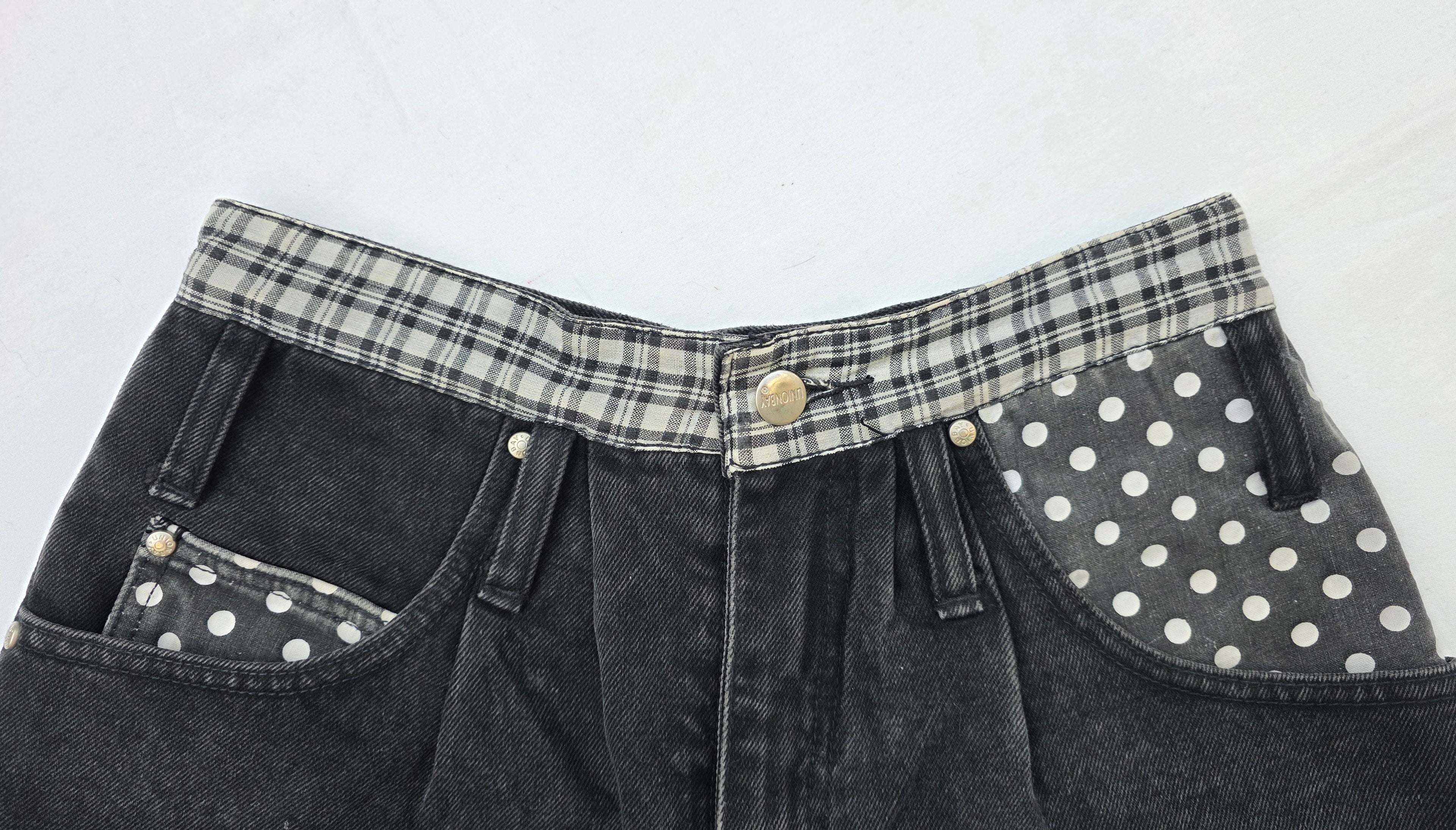 Vintage Union Bay Black Denim Shorts with Polka Dot Pockets – Size 5 Y2K