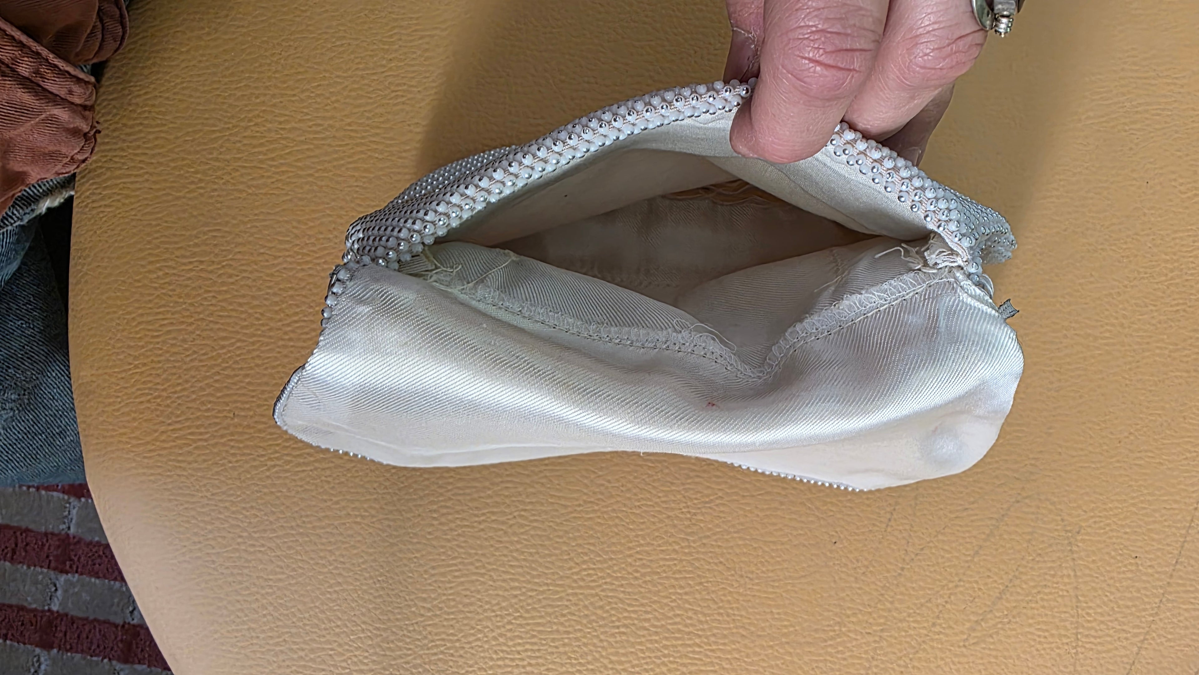 Vintage Pearl Beaded Clutch Purse – 1950s–1960s Evening Bag – Bridal Glam – Old Hollywood Style