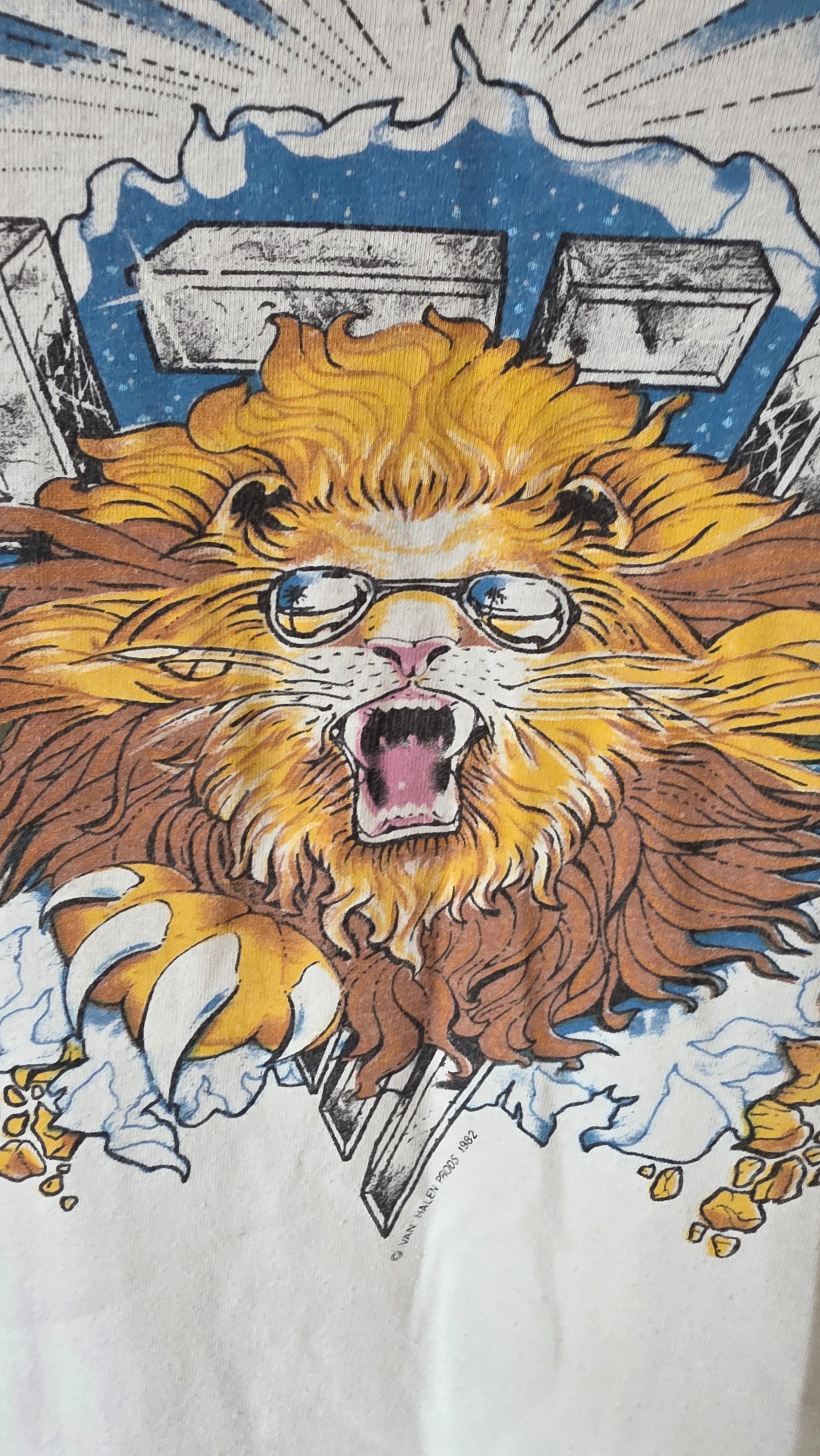 Vintage 1982 Van Halen Raglan Tour Shirt – Diver Down Era – 3/4 Sleeve Rock Tee