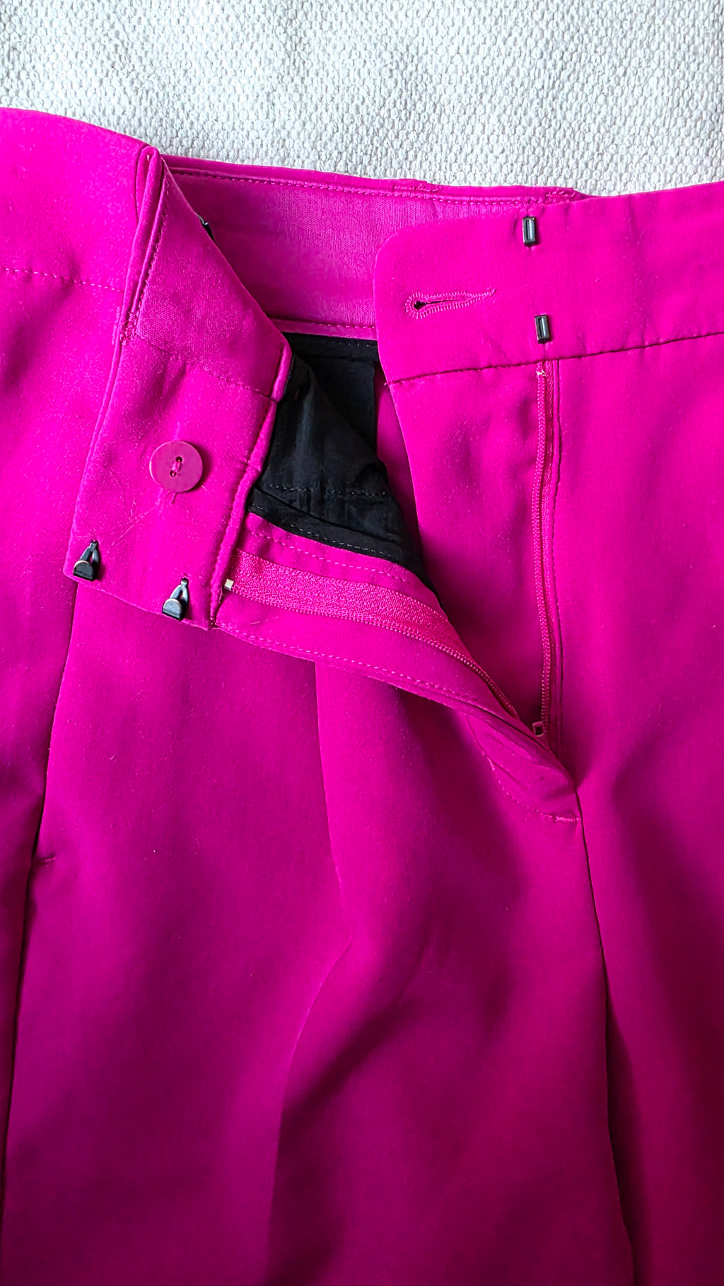 Express Hot Pink Tailored Ankle Pants – Women’s Size 4 Short